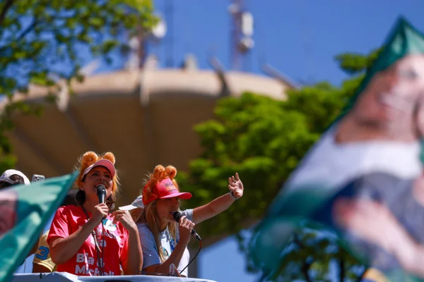 Em Ceilândia, Michelle diz que precisa cuidar de Jair: “Horário do remédio” - destaque galeria