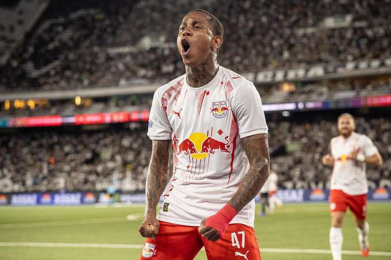 Vitinho marca contra o Bragantino, mas Botafogo empata mais uma vez