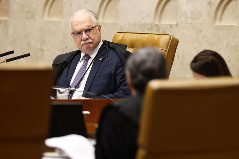 STF volta a cancelar sessão após decisões de Fachin envolvendo Mendonça e Moraes