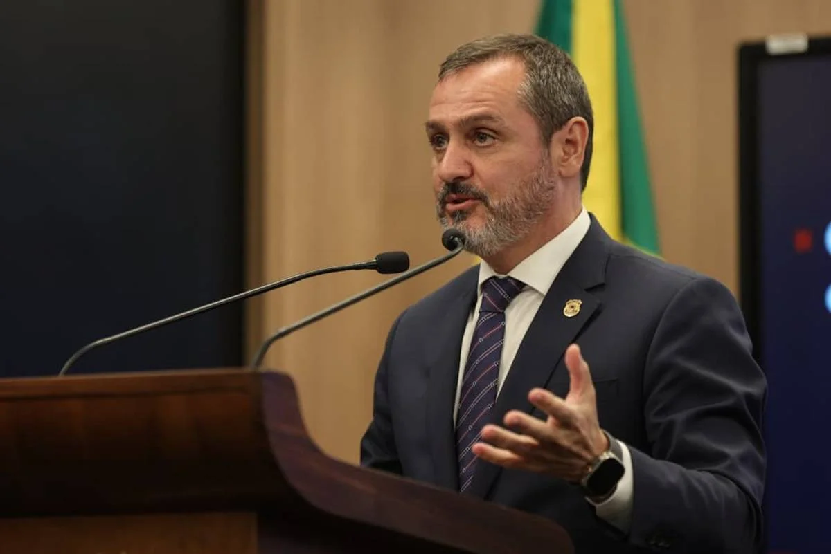 Imagem colorida do delegado Andrei Passos, diretor-geral da PF durante o governo Lula - Metrópoles