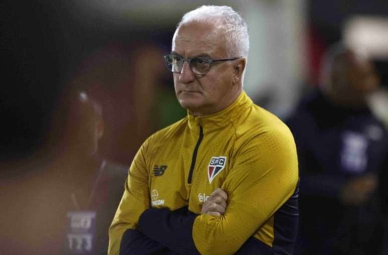 Dorival assume escolha por reservas: "Foi a decisão adequada"