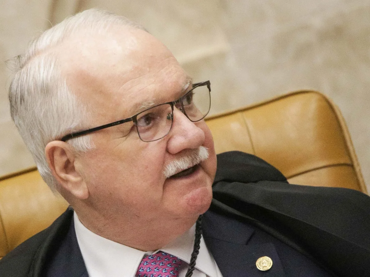 Pressionado, Fachin tenta conter crise e pauta para 15/9 o futuro de Moraes