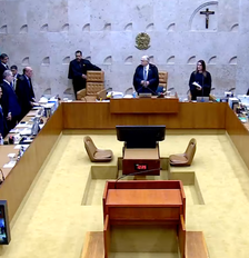 Mendonça e Moraes sentam lado a lado no STF Foto: Reprodução/STF