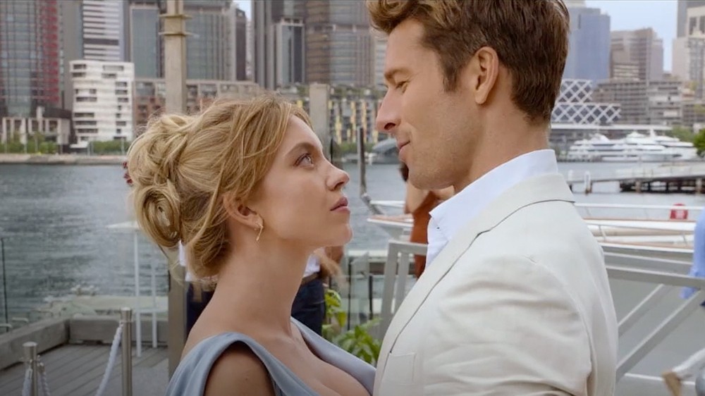 Todos Menos Você acompanha dois antigos conhecidos que fingem ser um casal em um casamento na Austrália — Foto: Reprodução/IMDb