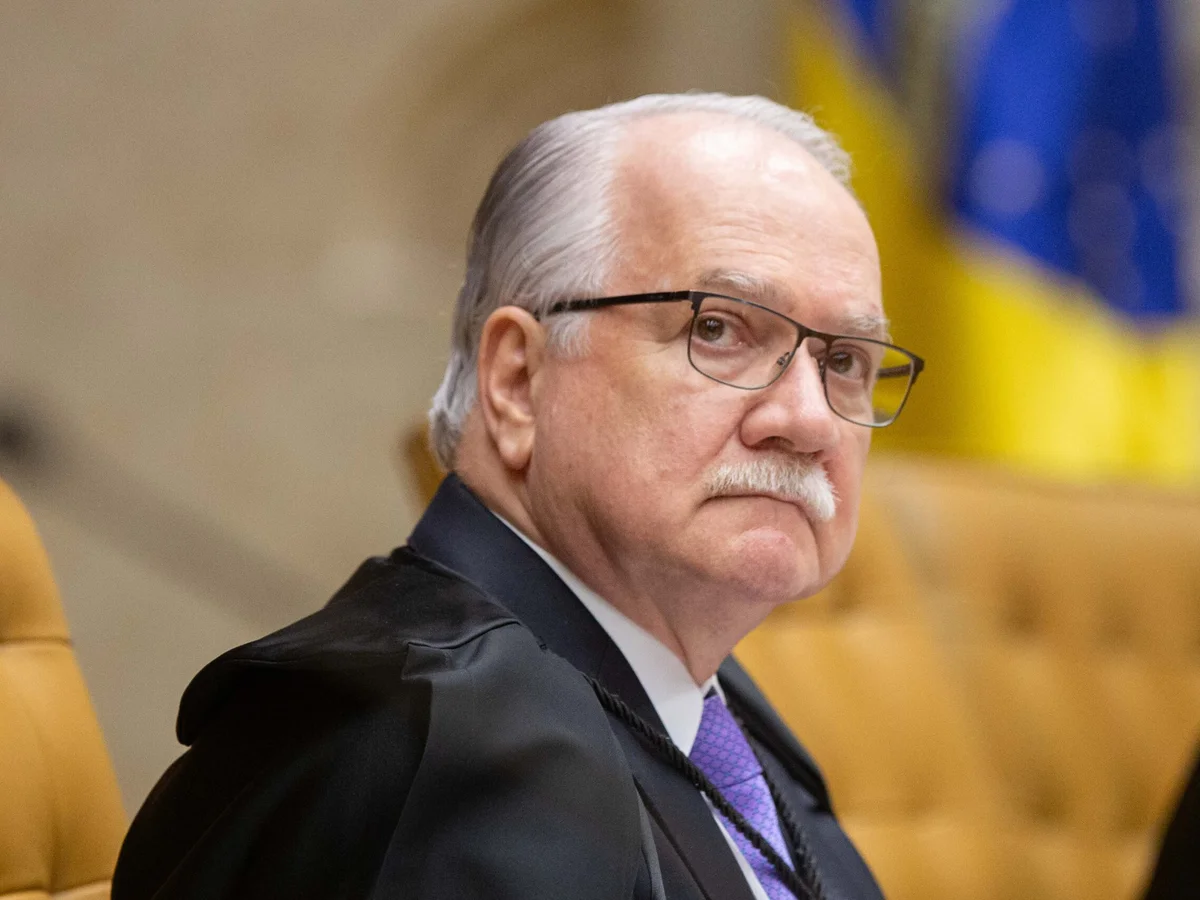 Fachin tira relatoria de Mendonça e assume caso ligado a Moraes e Vorcaro