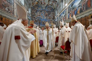 León XIV devuelve sueldos del Vaticano al nivel prepandemia: una medida que alivia tensiones al interior de la Santa Sede