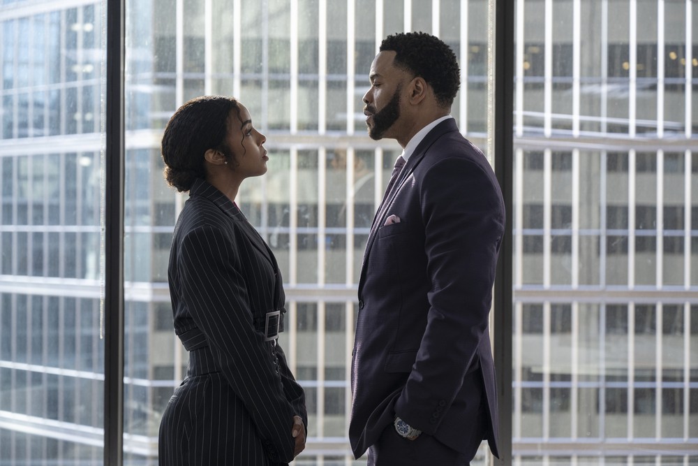 Metas de Relacionamento traz uma mistura de romance, comédia e conflitos profissionais — Foto: Reprodução/IMDb