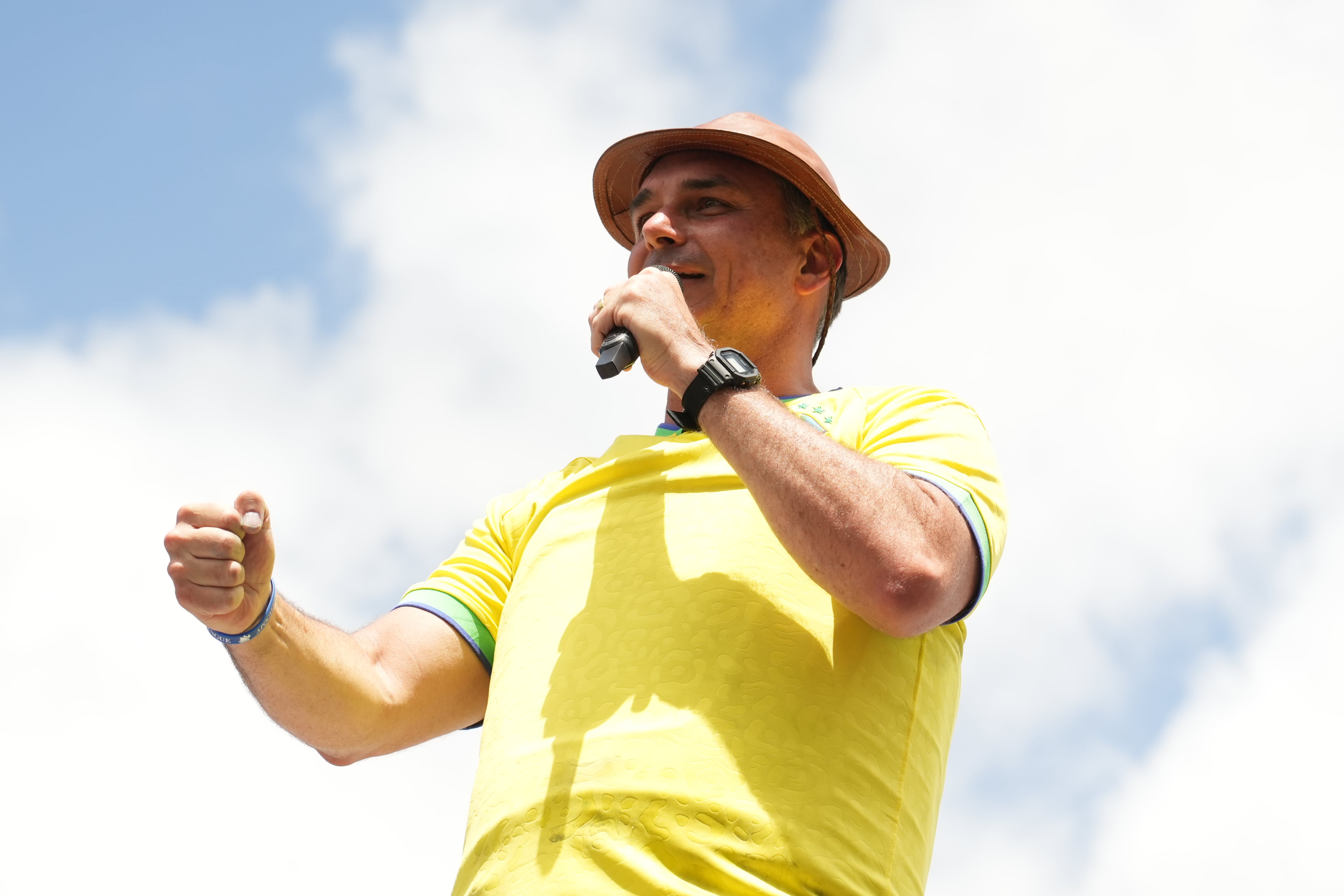 Flávio Bolsonaro prepara ofensiva em estados petistas do Nordeste após alta nas pesquisas