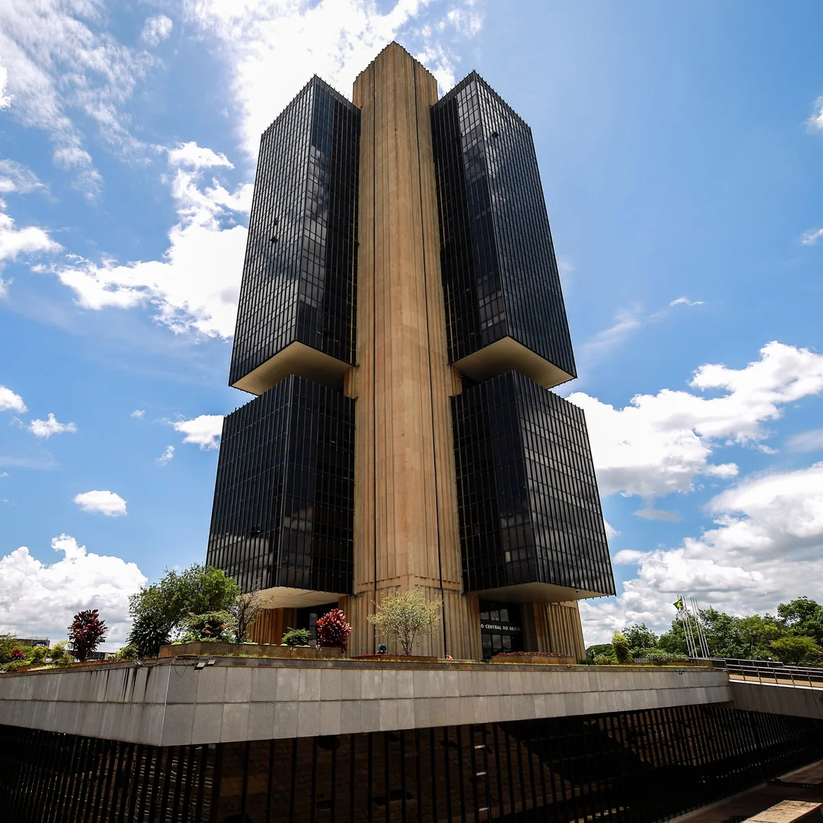 BC prepara medidas para enfrentar endividamento das famílias