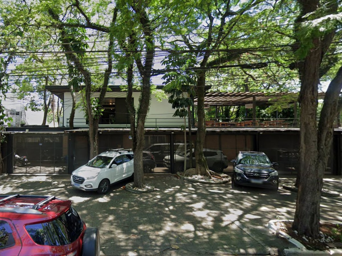 Alvo de despejo, ateliê de luxo em SP entrega imóvel, mas deixa dívida de mais de R$ 100 mil