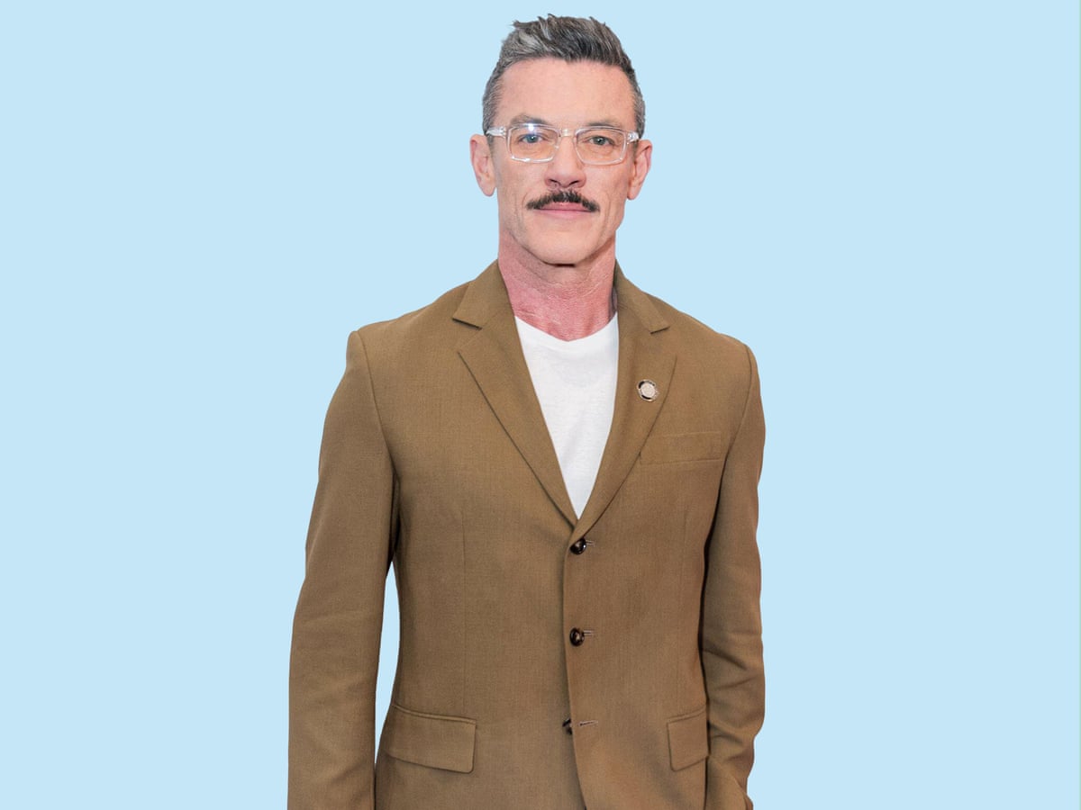 Luke Evans: 'Quando criança, eu estava apaixonado por Harrison Ford como Indiana Jones'