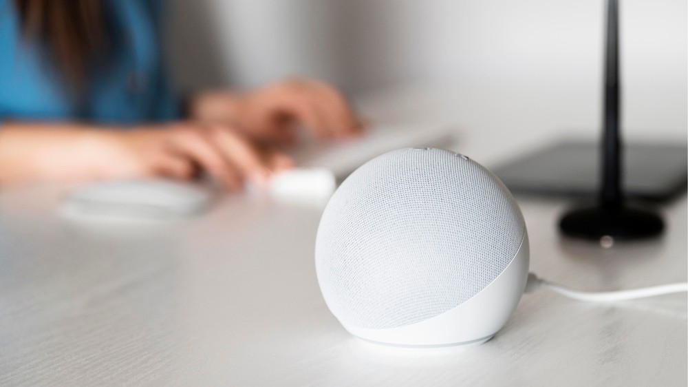 Use a Alexa para ativar lembretes ao longo do dia — Foto: Reprodução/Freepik
