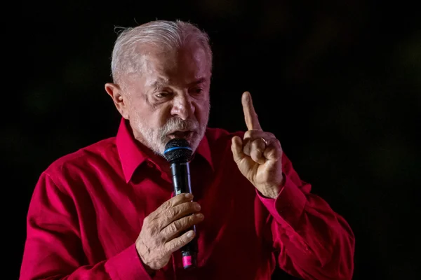 Lula convoca idosos com mais de 70 anos a votarem: "Desistiu da vida?"