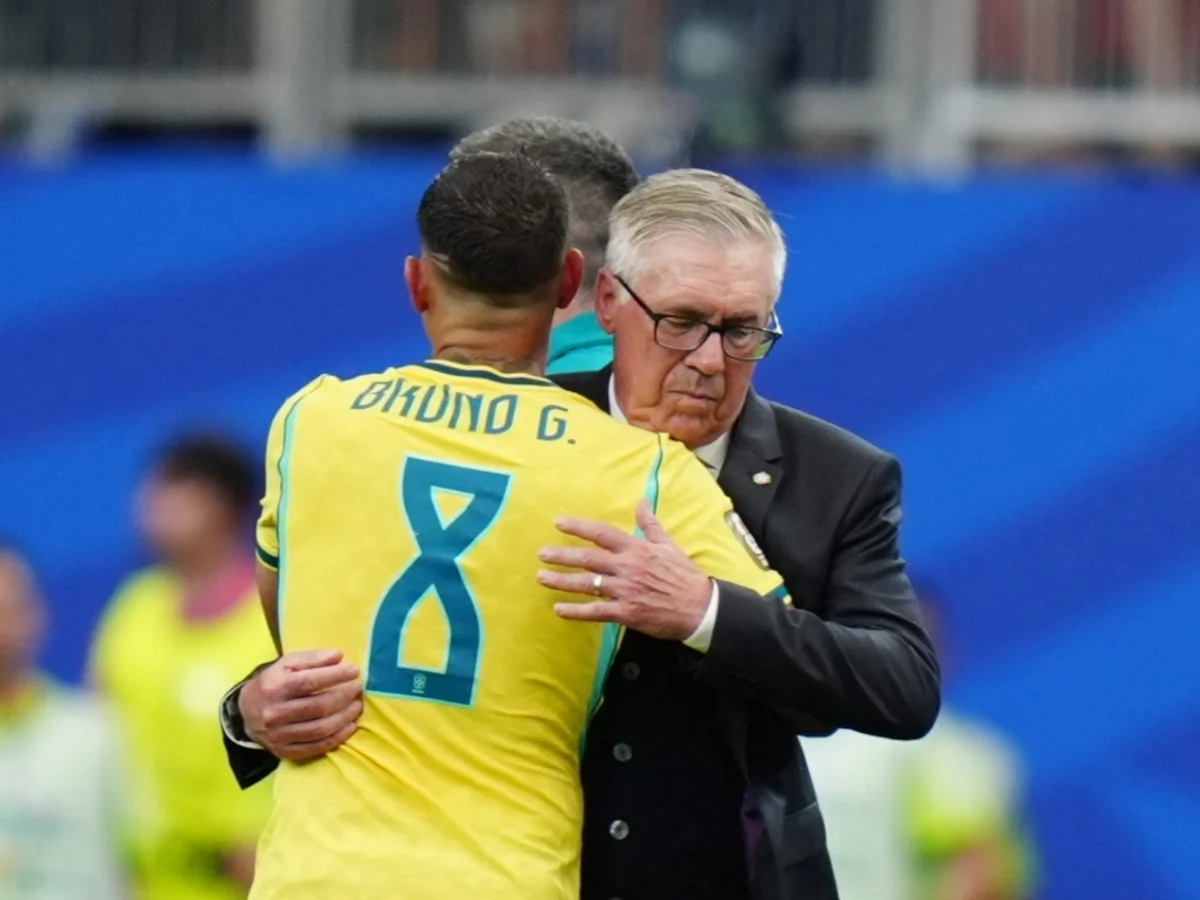 Ancelotti indica time com três meias e confirma mudanças para próximo jogo