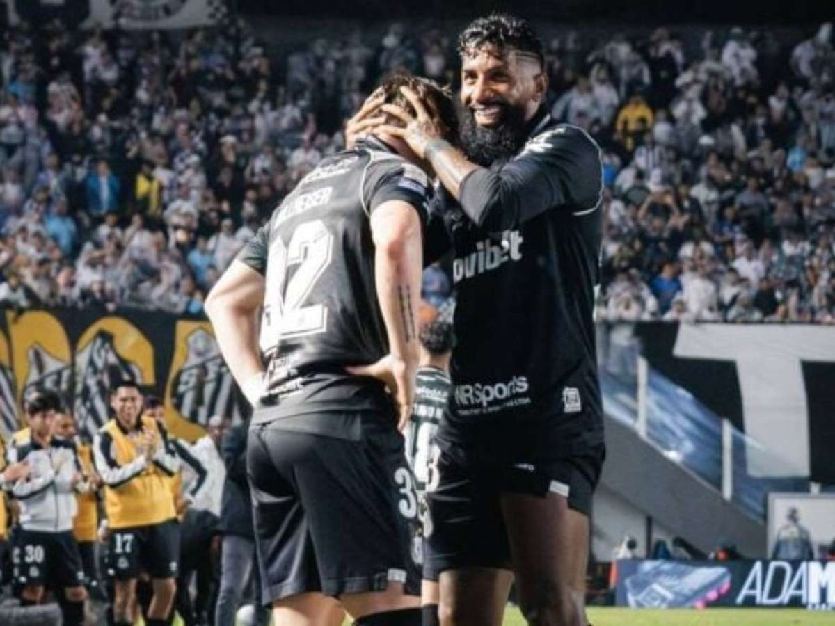 Santos da show de bola, debaixo de chuva, e vence Cruzeiro