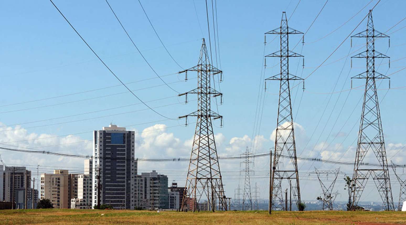 IPCA-15 subiu mais que o esperado por pressão da energia elétrica