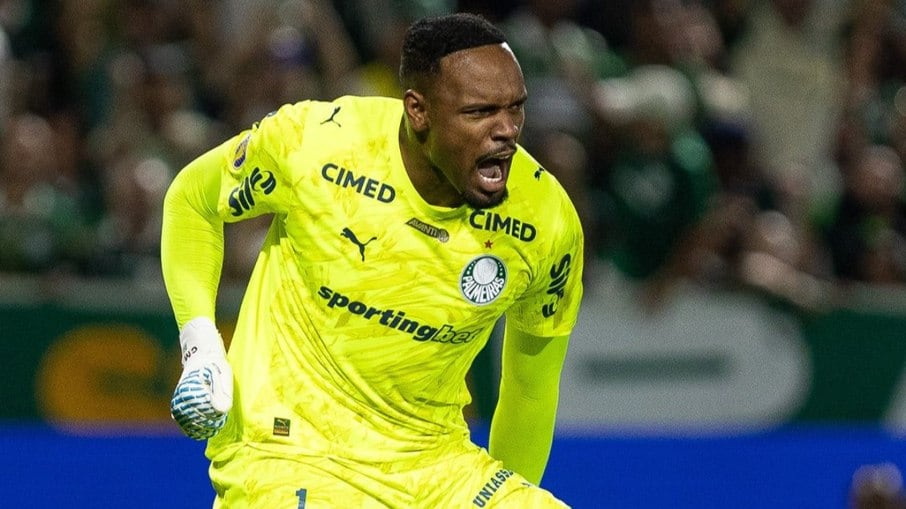 Péssimas atuações de Hugo Souza e de Otávio fizeram renascer a esperança de Carlos Miguel
