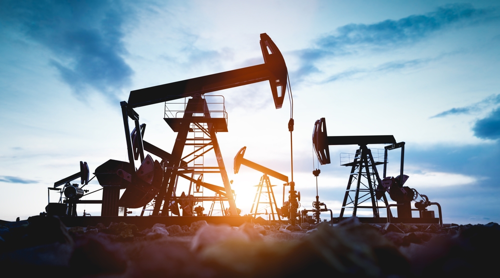 O petróleo se aproxima de US$ 100 enquanto novos ataques no Oriente Médio aumentam os riscos para o fornecimento