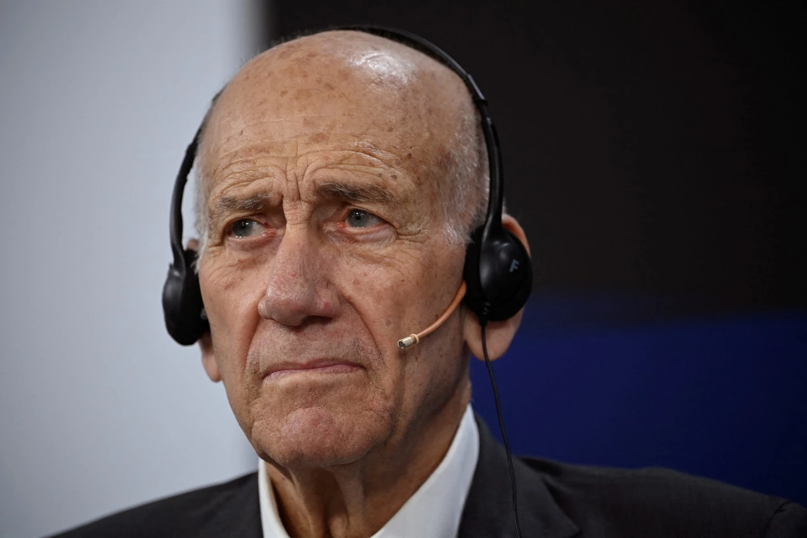Ex-Israeli PM backs British ban on settlement trade