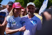 Celina Leão e Gustavo Rocha durante ato de campanha em Ceilândia