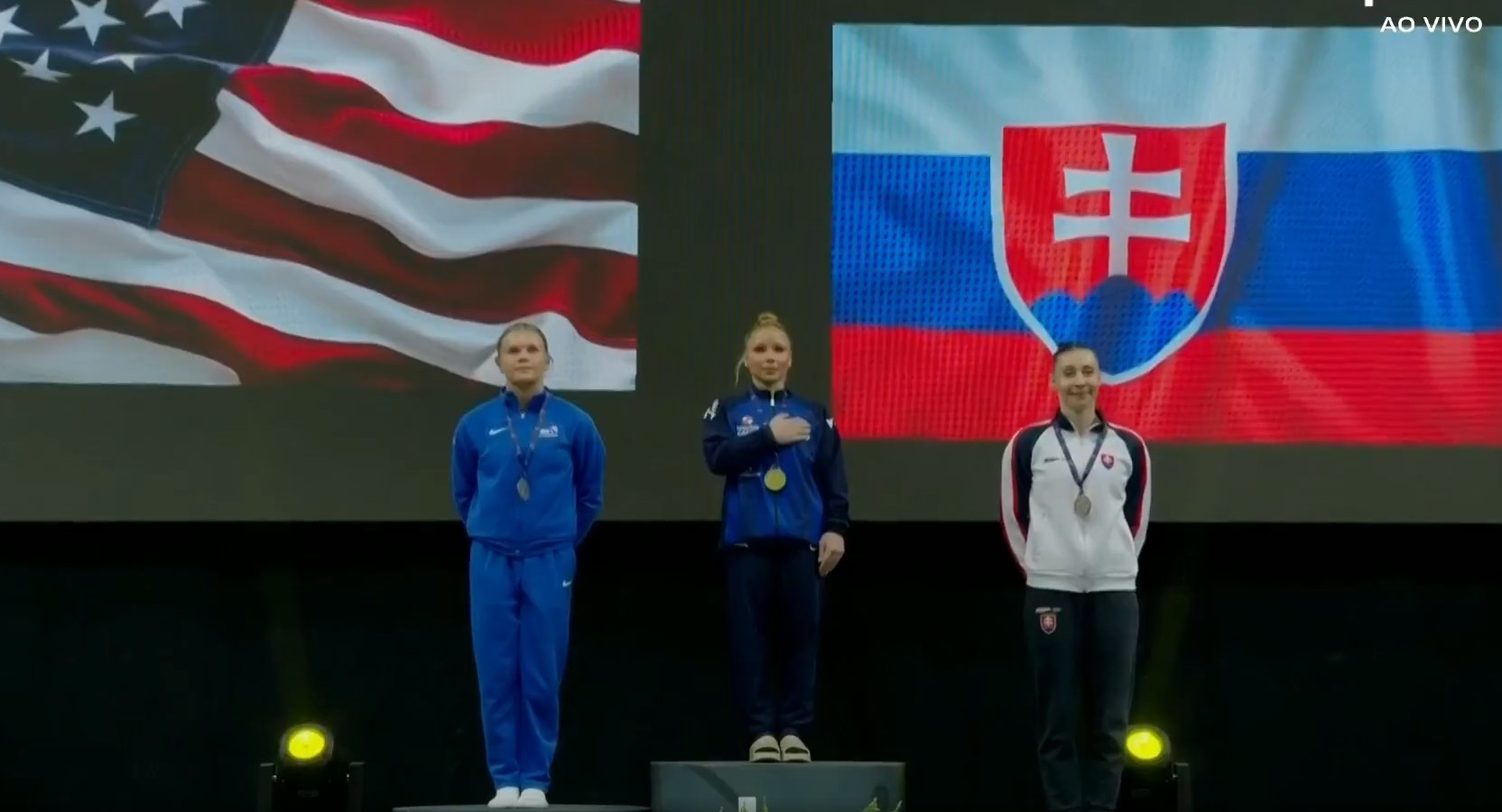 Flávia Saraiva leva o ouro nas barras assimétricas na Copa do Mundo de Ginástica