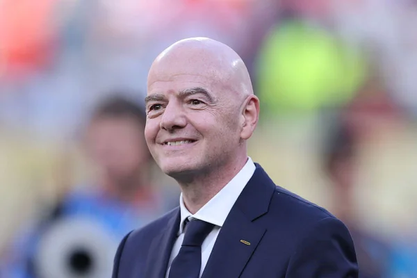Federação Francesa retira apoio à reeleição de Infantino na Fifa - destaque galeria