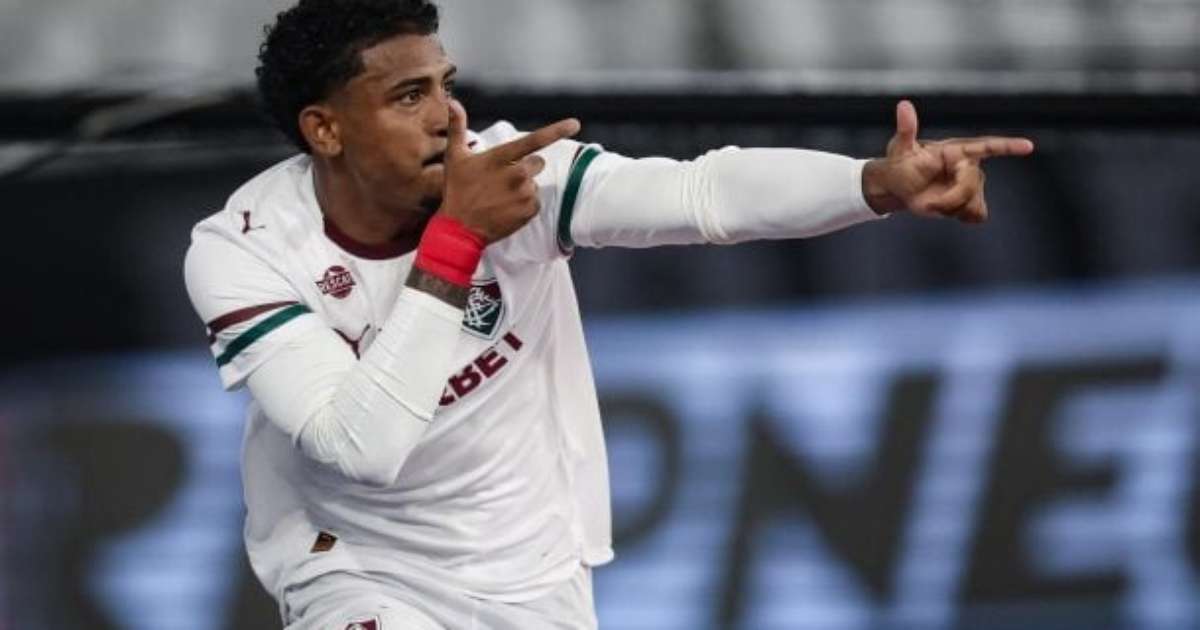 John Kennedy, do Fluminense, é acusado de ameaça por entregadora