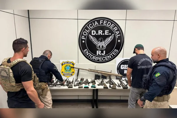 Arsenal com fuzil .50 encontrado em caminhão abasteceria o Comando Vermelho