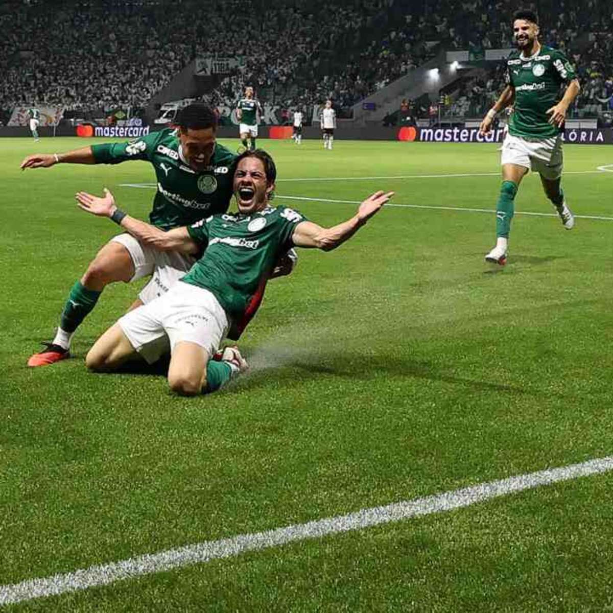 Giay cresce no Palmeiras e ganha destaque e confiança com Abel