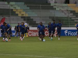 Jogador da Costa Rica agrediu o árbitro na derrota contra Honduras nos Jogos CODICADER 2026