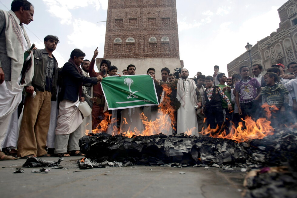 Os rebeldes hutis do Iêmen afirmam que forças apoiadas pela Arábia Saudita lançaram ataques aéreos, e outras notícias importantes do Oriente Médio