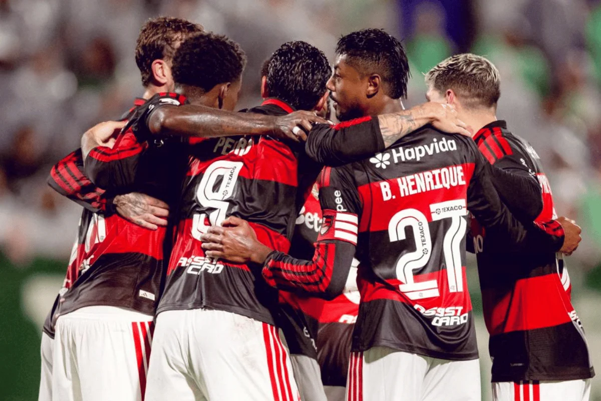 Jogadores do Flamengo comemoram gol diante da Chapecoense