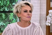 Ana Maria Braga faz piada de duplo sentido e cita Jonas ao vivo: "22 cm"