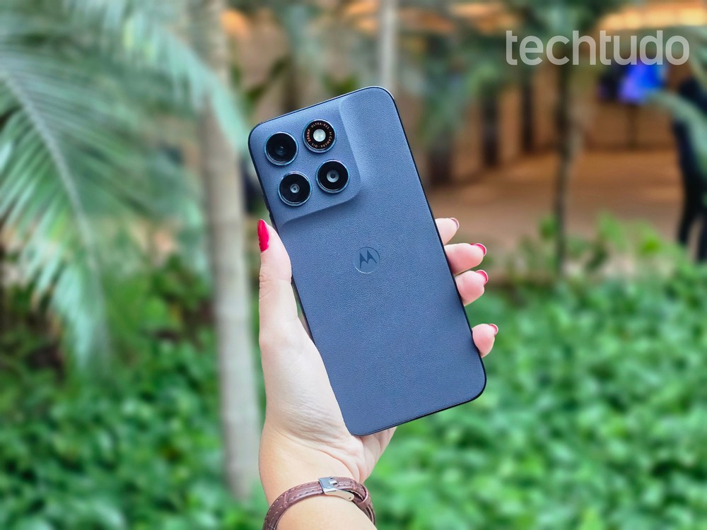 Moto G Max é um dos celulares com desconto no 9.9.; confira outros — Foto: Ana Loubak/TechTudo