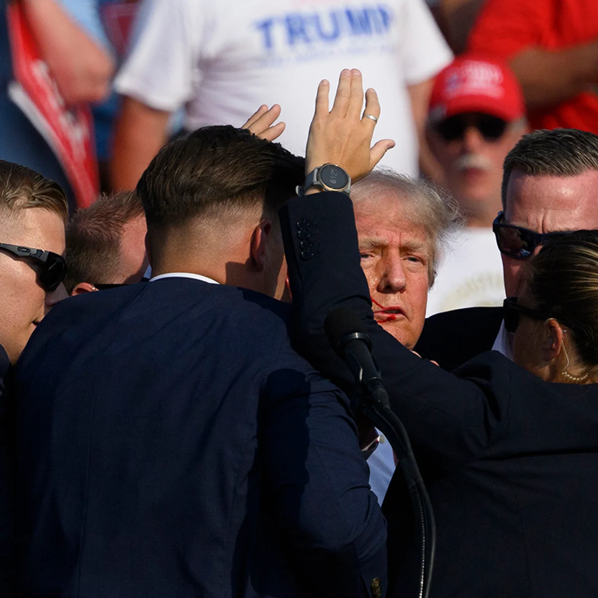 Homem baleado em comício de Trump morre dois anos após ataque