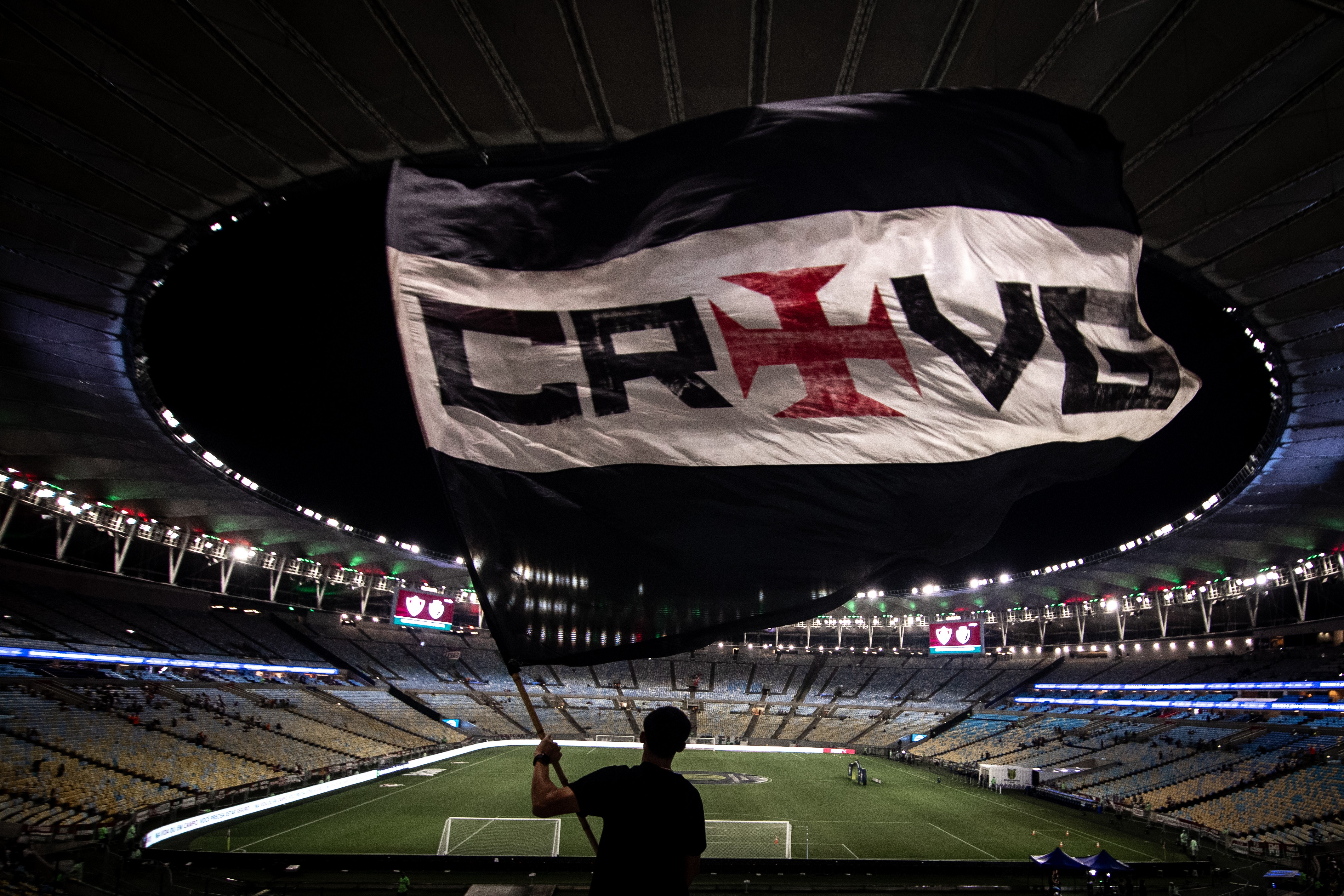 CEO do Maracanã diz que negativas ao Vasco foram por causa do gramado: "Acha que temos condições?"