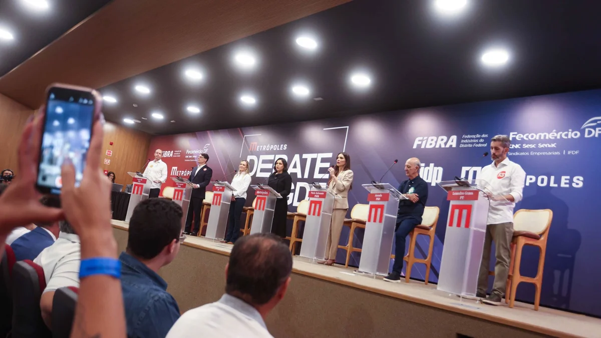 Após blocos marcados por acusações, candidatos apresentam planos de governo