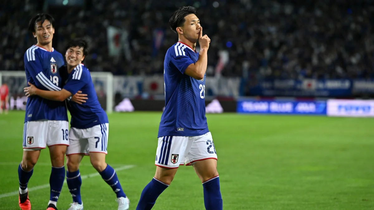 Na estreia de Diego Forlán, Uruguai perde amistoso para o Japão por 3 x 1
