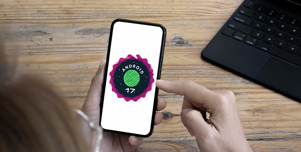 Não atualizar deixa o celular sem as grandes novidades — Foto: Reprodução/Vecteezy/wichayada suwanachun/Google/Editada com IA