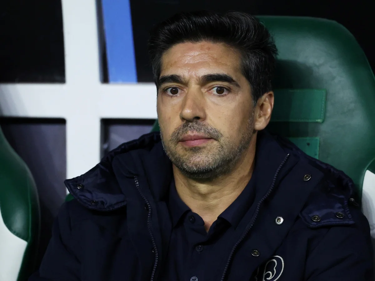 Abel critica regra que limita jogadores a trocarem de clube no Brasileirão