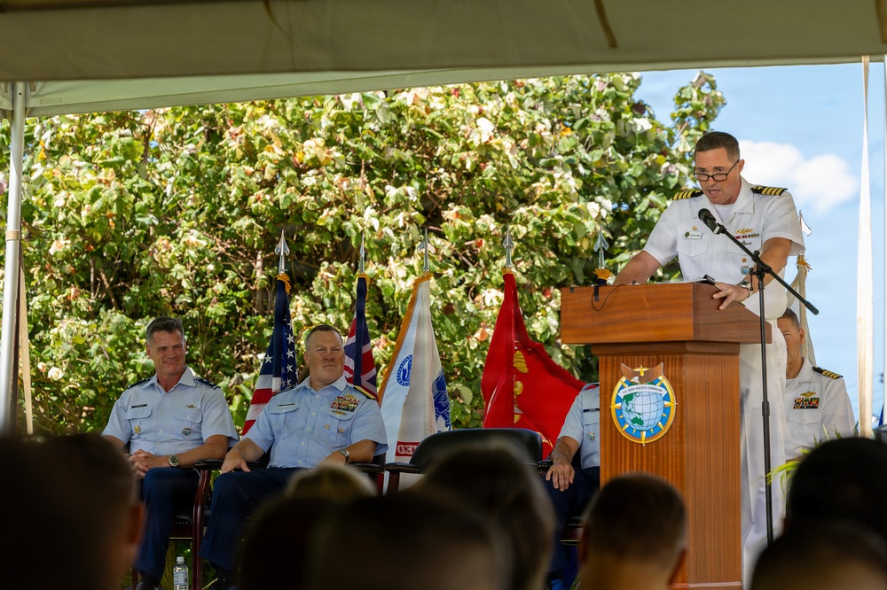 Imagem relacionada à notícia: Adm posterior. Golightly, EUA Guarda Costeira Assume o Comando da Força Tarefa Interinstitucional Conjunta