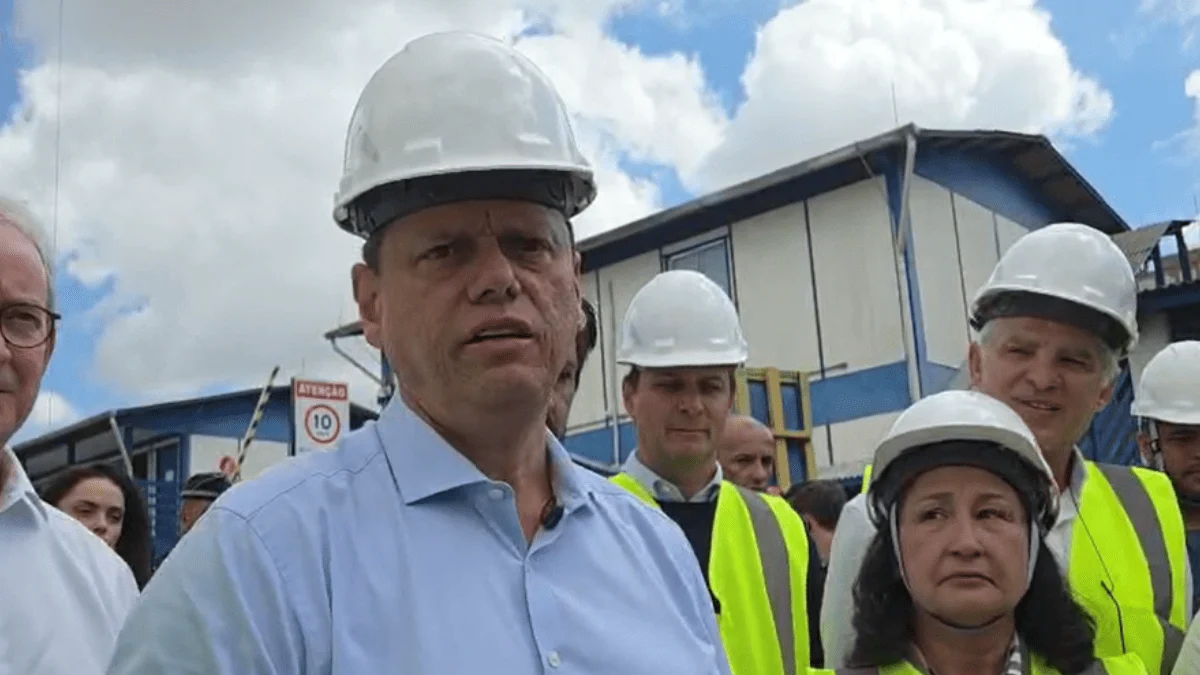 Tarcísio grava em obras do governo de SP usando brecha em lei eleitoral