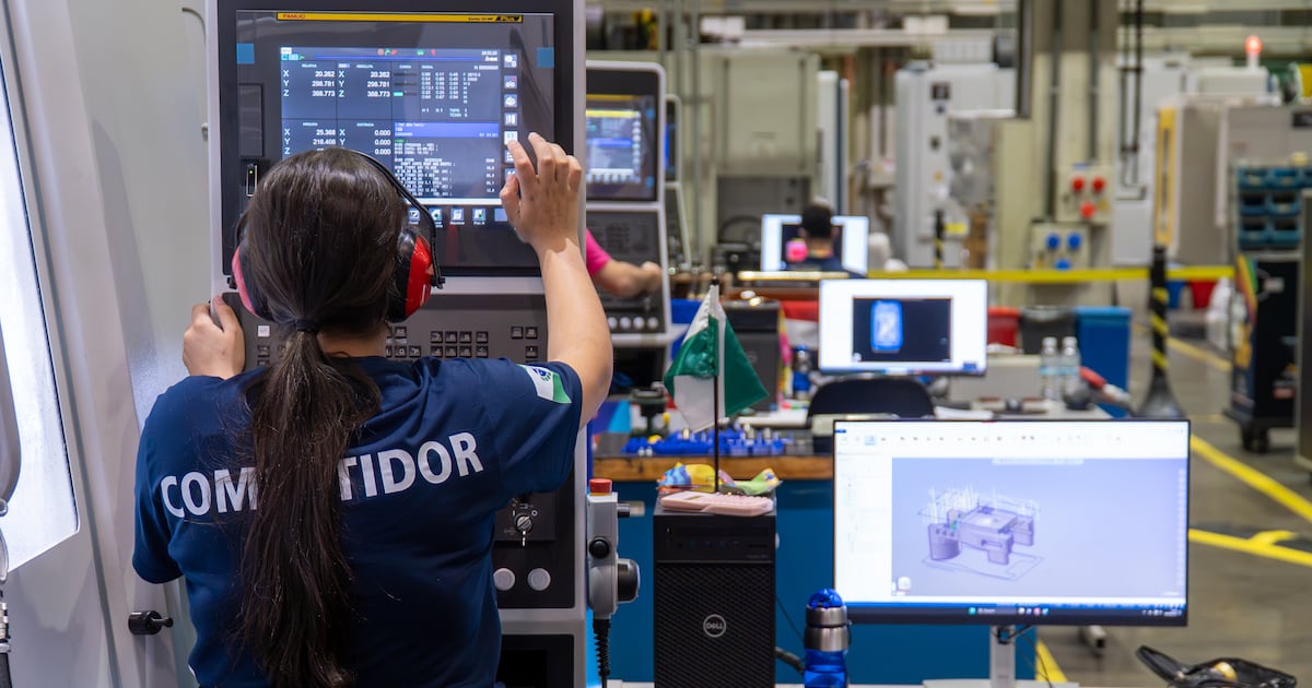 Educação e mercado de trabalho: proposta aos presidenciáveis prevê formação alinhada às demandas da nova indústria