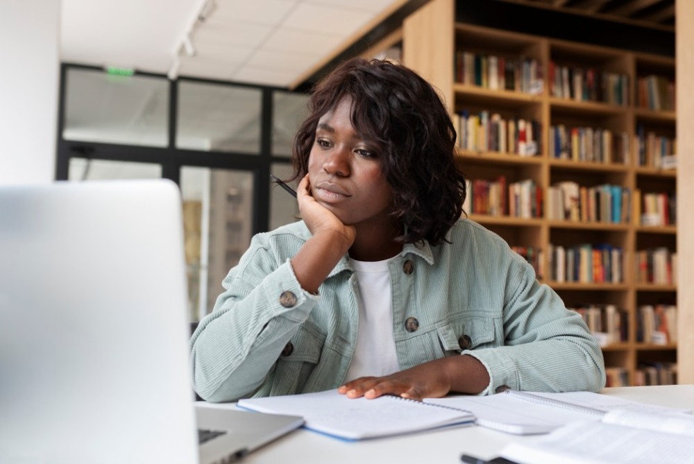 11 sites confiáveis e gratuitos para estudar online — Foto: Reprodução/Freepik