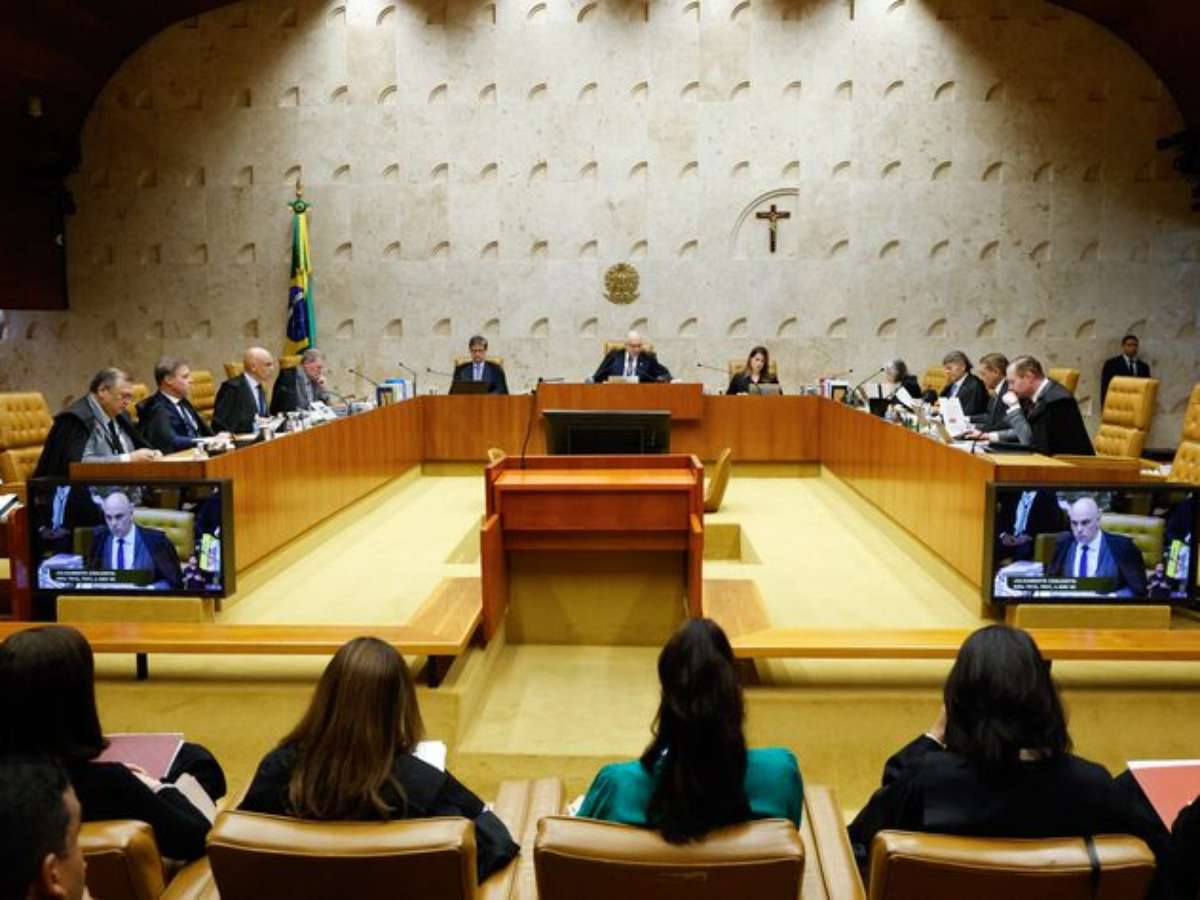 Crise no STF ultrapassa disputa jurídica e pode acabar em discussão de favorecimento de Mendonça a Flávio, alertam especialistas