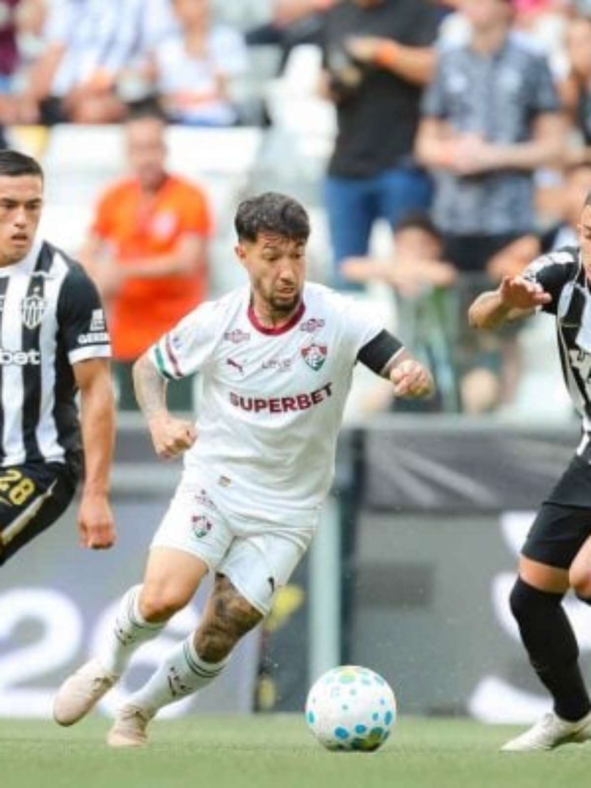 Atlético deslancha no segundo tempo e derrota o Fluminense