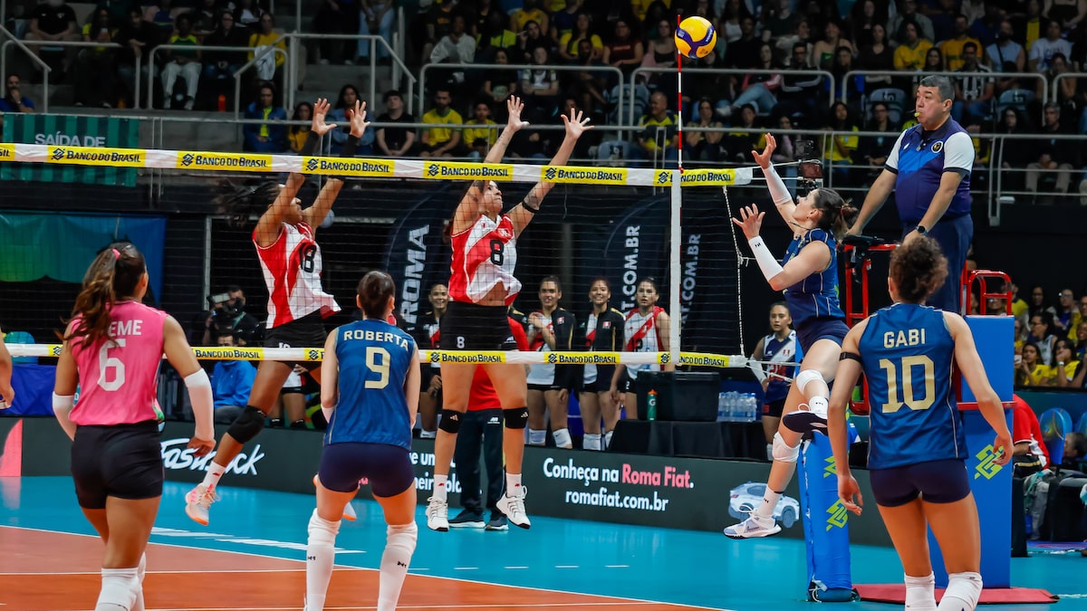 Vôlei feminino do Brasil passa fácil pelo Peru e continua imbatível na busca por vaga olímpica