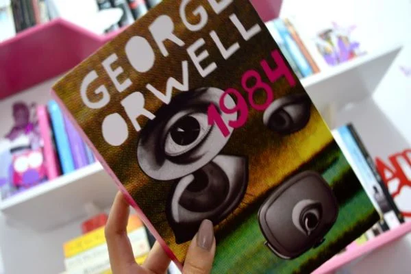 O que diz o livro 1984, citado por Mendonça ao afastar diretor da PF - destaque galeria