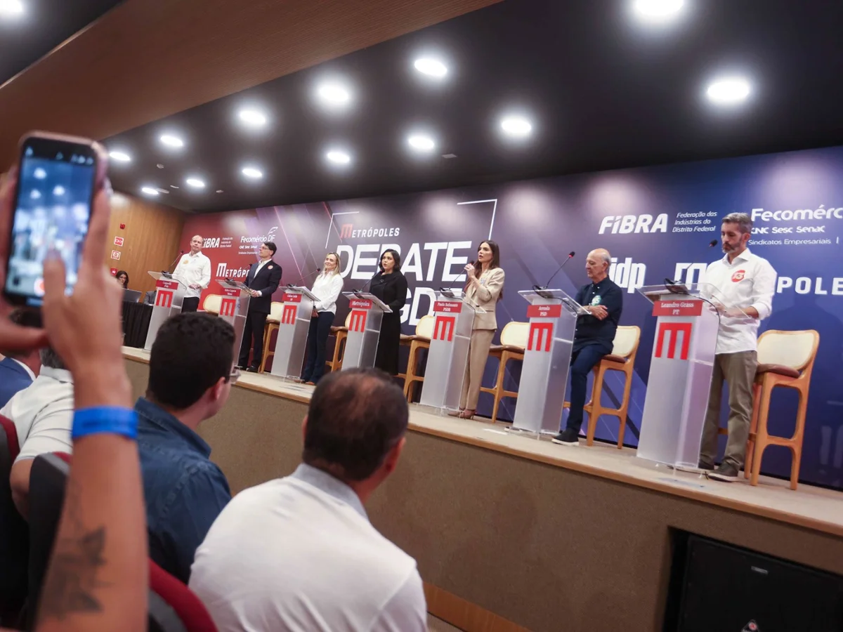 Após blocos marcados por acusações, candidatos apresentam planos de governo