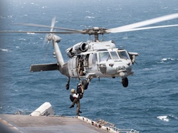Imagem relacionada à notícia: Oficiales de elevação marítima estratégica a bordo do USS Boxer Support US. 5 a frota
